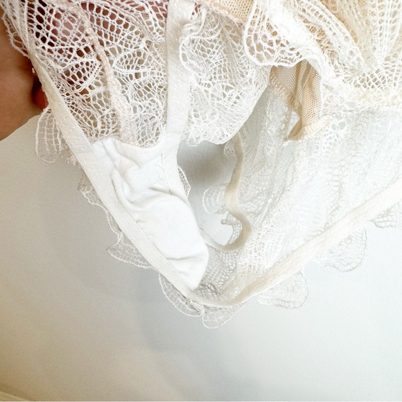 Victoria's Secret | Nude Mesh Lace Teddie Bodysuit - Picture 6 of 8